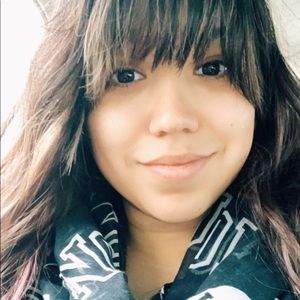 Meet your Posher, Roxanna